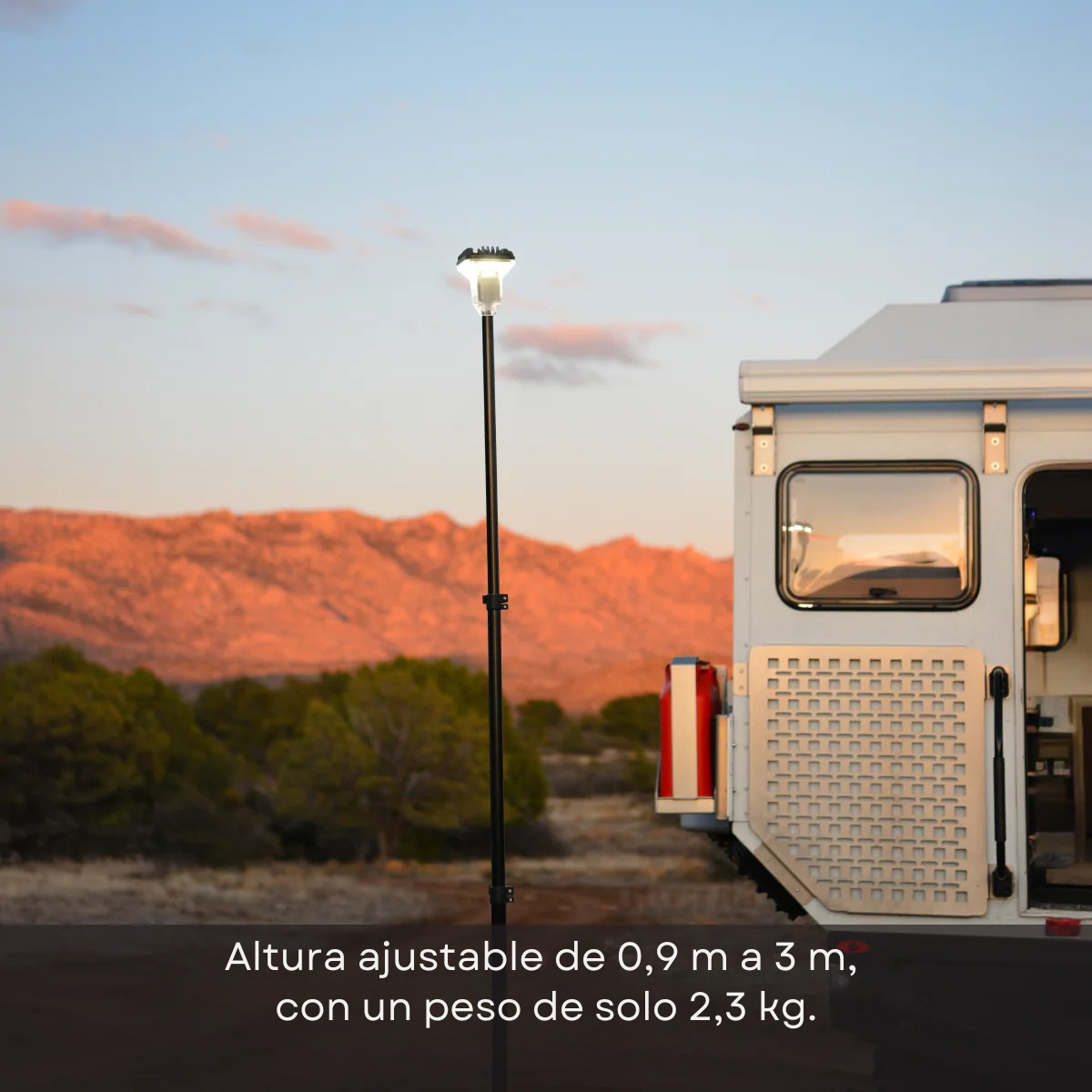 [PREVENTA] Devos LightRanger 2000 | Iluminación portátil telescópica LED 2000 Lúmenes con Bluetooth, Luz Blanca, Ámbar y Roja